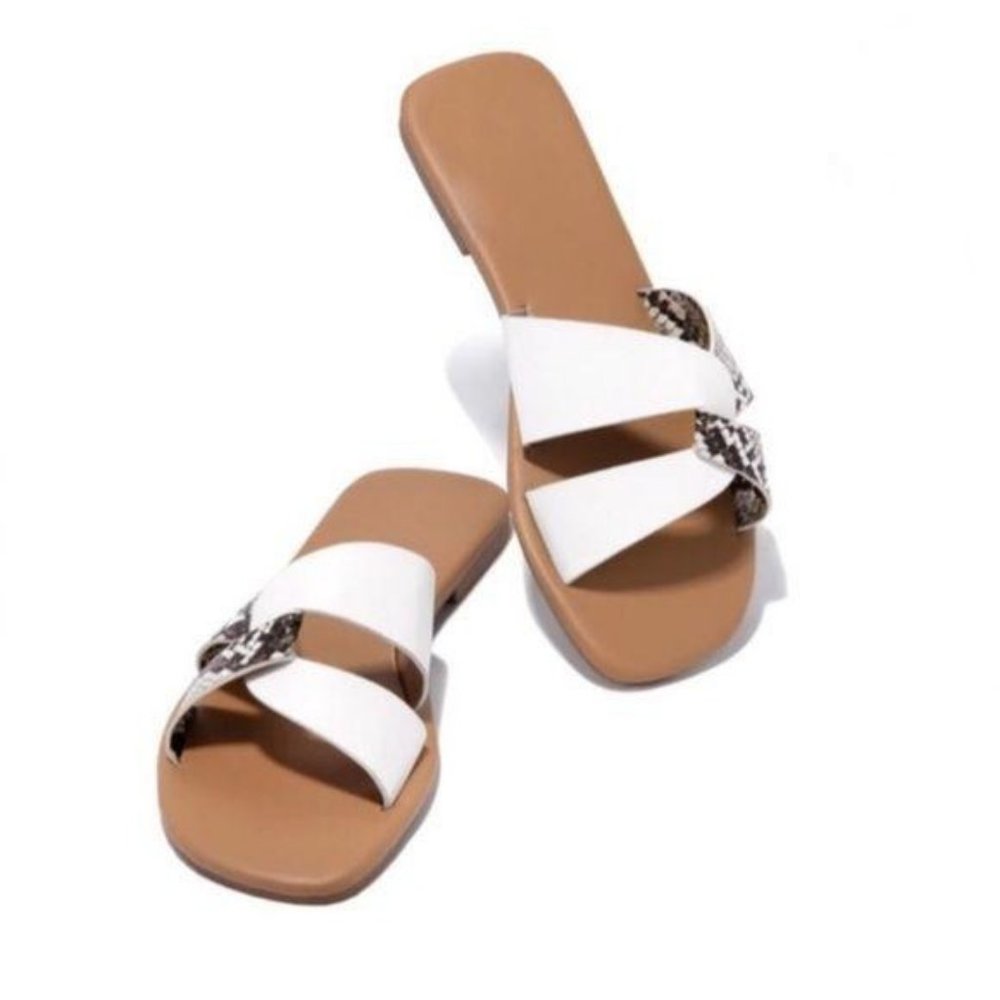 NWOT Twist Detail Slide Sandals in White Snake Print